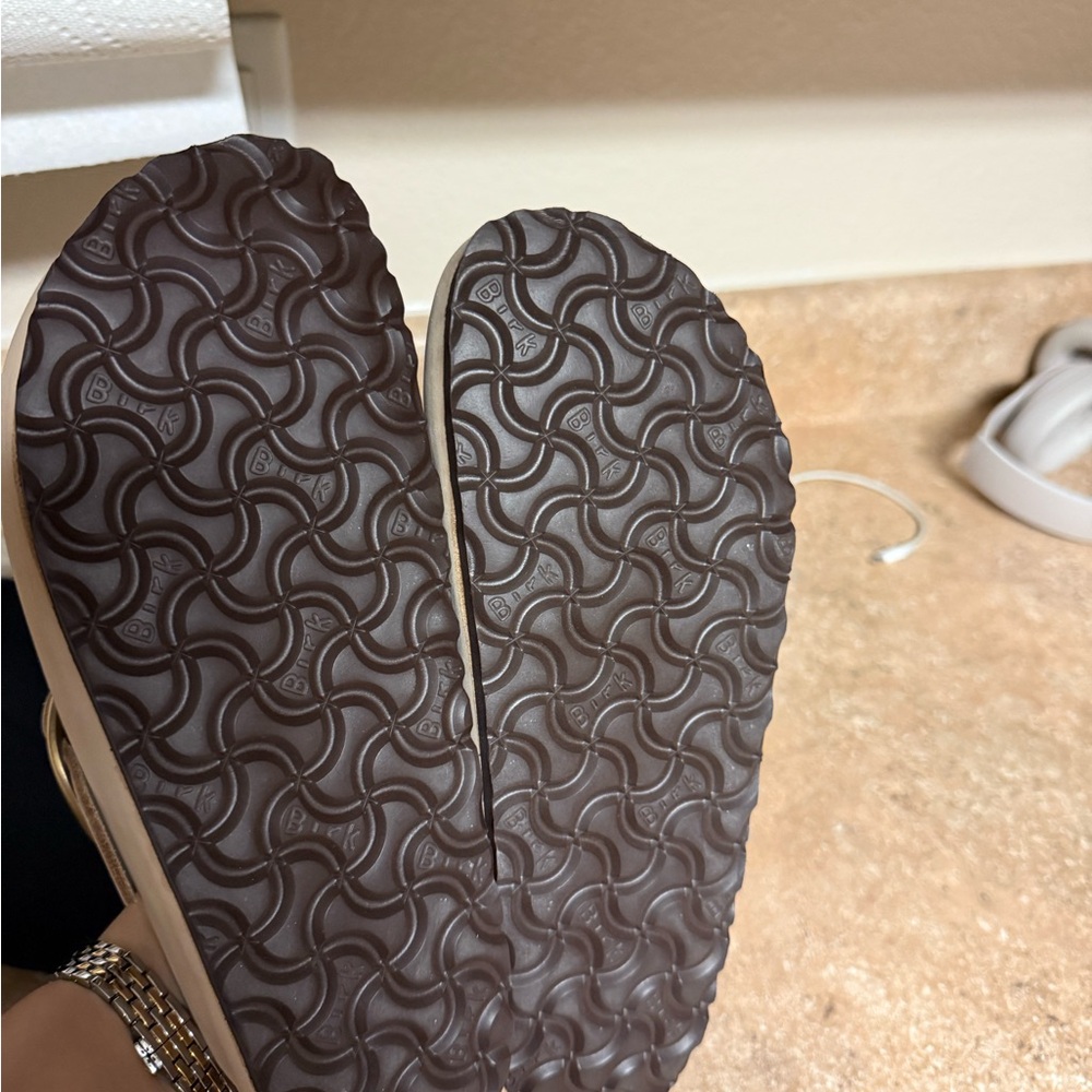 Birkenstock Tan Buckle Clogs Size 7 - Picture 7 of 8